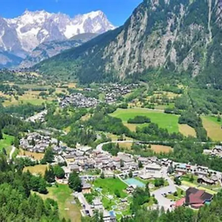 Hilltop In Pr Saint Didier With Balcony Pré-Saint-Didier